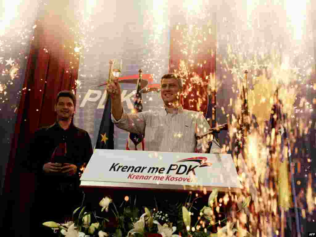 Fitore... - Pak pas mesnatës, partia më e madhe në pushtet, PDK-ja, shpalli fitoren në 20 komuna.