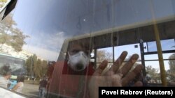 По словам главы группировки «ДНР» Дениса Пушилина, с сегодняшнего дня организован массовый централизованный выезд населения в Ростовскую область России