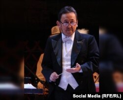 Анара Эсенгулованын жолдошу, дирижер Чолпонкул Райымкулов