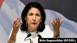 Сама Саломе Зурабишвили считает заявление своего визави из «Европейской Грузии» абсолютно «не европейской» отчаянной попыткой очернить ее образ