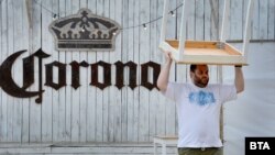 Безлихвените кредити до 4500 лв. са за самоосигуряващите се или изпратените в неплатен отпуск заради епидемията