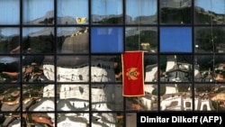 ​​Zvanična Crna Gora je u više navrata poslala poruku da podržava dijalog Beograda i Prištine