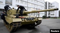 "Леопард" танкы.