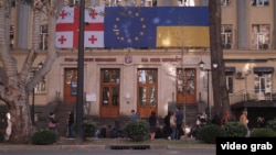 Лекции проводятся под девизом «Студенты выходят из аудитории на улицы»