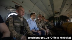 Фотогалерея: Президент України Володимир Зеленський на передових позиціях на Луганщині