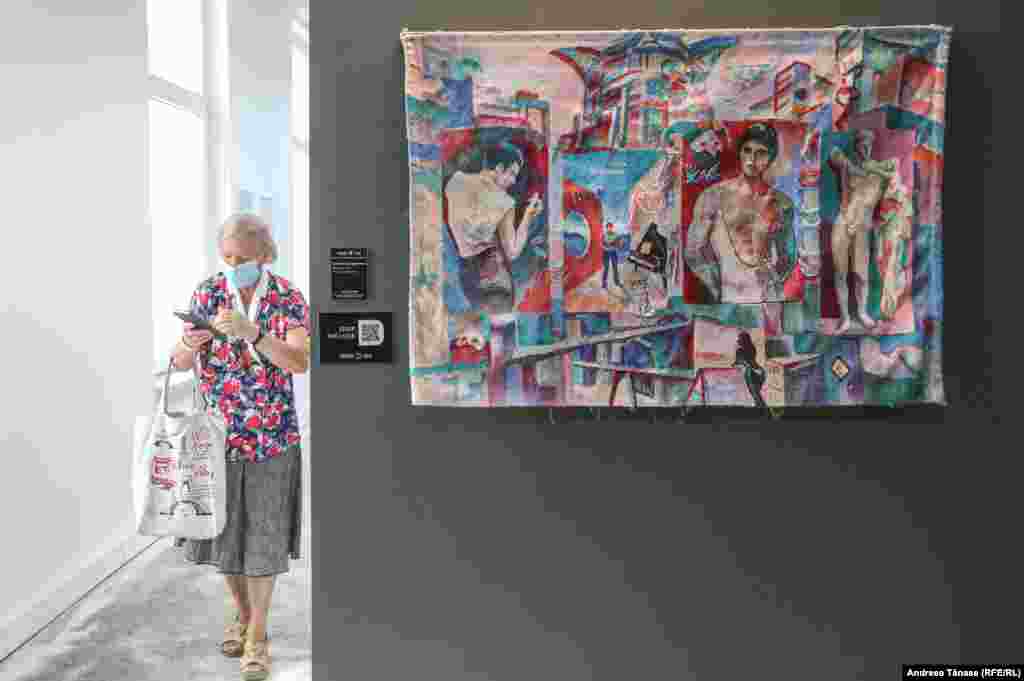 Pavilionul Central este dedicat lui&nbsp;Constantin Piliuță &ndash; sau &bdquo;Culoare de zenit&rdquo;, expoziție curatoriată de dr. Călin Stegerean, directorul Muzeului Național de Artă al României.