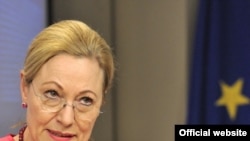 Комісар ЄС із закордонних справ Беніта Ферреро-Вальднер виступає на прес-конференції в Брюсселі, 23 квітня 2009 р.