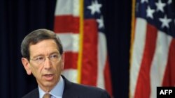 رابرت آینهورن، مقام مسئول نظارت بر اجرای تحریم‌ها علیه ایران، ماه گذشته «فهرستی مشروح» از مؤسسات چینی ناقض تحریم‌ها را به مقام‌های چینی داده‌است.