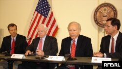 سناتور لیبرمن و سناتور مک کین 