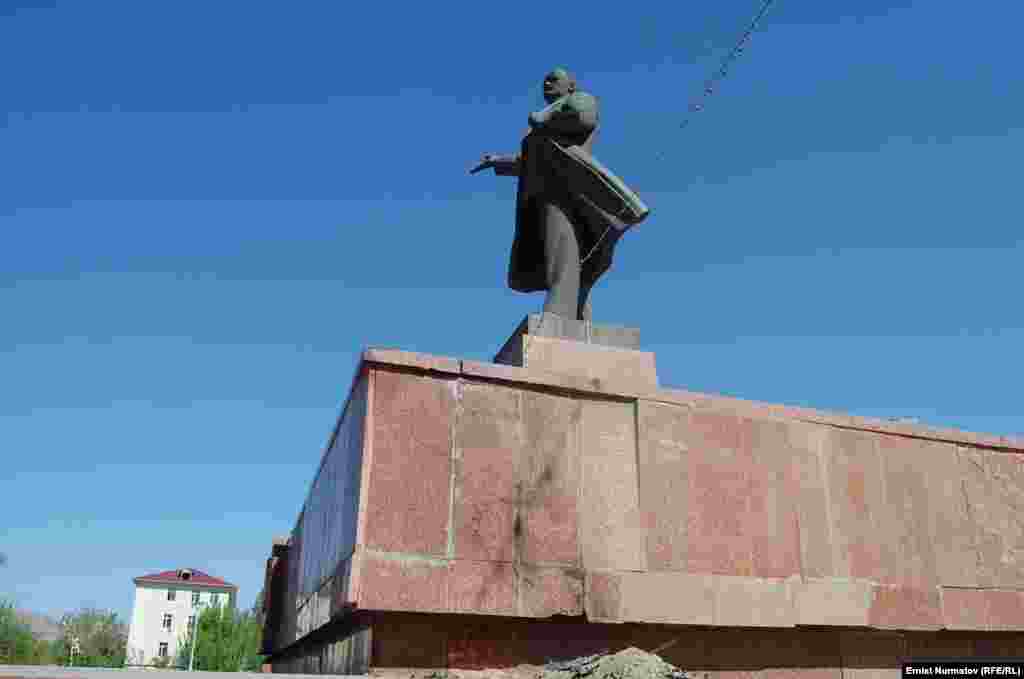 Каныбек Сейитбеков өзүн өрттөгөн жер, Ош шаарынын борбордук аянты.