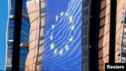 Refleksija zgrade Evropske komisije u Briselu na zgradi Saveta EU, ilustrativna fotografija