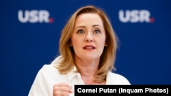 Elena Lasconi este primar al orașului Câmpulung (Argeș) și lidera grupării de opoziție de centru-dreapta Uniunea Salvați România (USR).