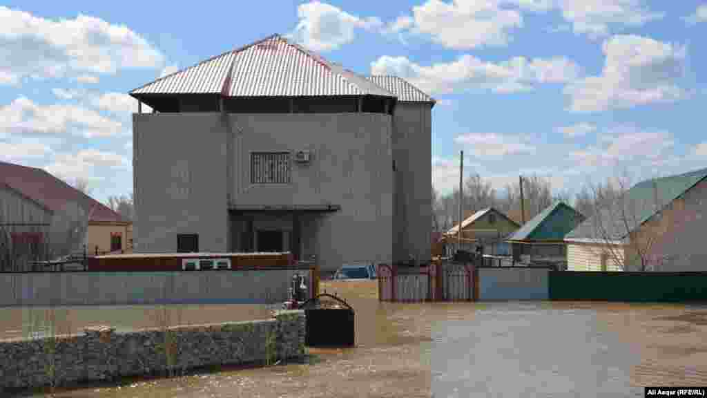 Облустук Чукул кырдаалдар департаментинин маалыматы боюнча, 16-апрелде &nbsp;743 жашоочу эвакуация болгон.&nbsp; &nbsp;