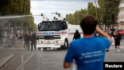 Pamje nga protestat e mbajtura në Paris më 24 korrik.