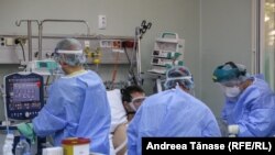 Imaginile pandemiei: lupta pentru viață în secțiile ATI