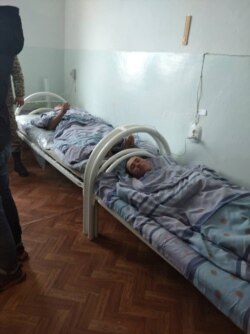 Получившие огнестрельные ранения были госпитализированы.