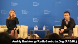 Модератором дискусії став музикант, фронтмен «Океану Ельзи» Святослав Вакарчук