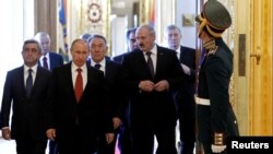 ЖККУга мүчө өлкөлөрдүн лидерлери Кремлдеги саммитте. Москва, 15-май 2012