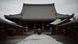 Популярный, ныне пустующий храм Сэнсо-дзи в Токио. 9 марта 2020 года.