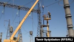 Кыргызстандагы электр линиялары. Иллюстрациялык сүрөт.