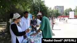 Дар Рӯзи ваҳдати миллӣ ярмаркаи фурӯши маҳсулоти саноатӣ доир шуд.