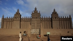 Женне шаарындагы жаами мечити, 17-сентябрь 2012