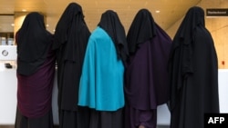 Паранжыга Европанын бир канча өлкөсүндө жарым-жартылай тыюу салынган.