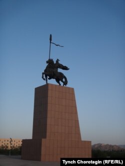 Манастын айкели. Улуу-Чат ш., Кызыл-Суу Кыргыз автоном облусу, КЭР. 08.7.2014.