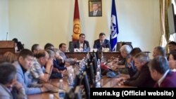 Встреча мэра Бишкека Азиза Суракматова и руководители фирм-перевозчиков. 19 сентября 2018 года.