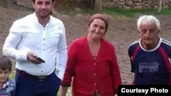 Акризобек Уталбеков (справа). Фото из семейного альбома