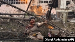 9 августи соли 2008, зане дар як таркиш осеб дидааст