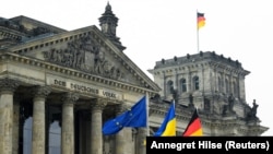 Німецькі політики дедалі частіше критикують продовження виплат для українських біженців