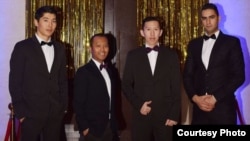 Мансур с коллегами.