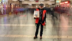 Продаж журналів для Славка нині є одним із головних джерел заробітку