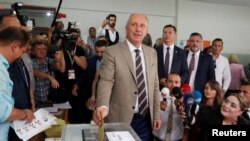 Мухаррем Індже на виборчій дільниці 24 червня 2018 року.