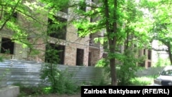 Ата-Түрк сейил багындагы курулуш. 3-май, 2013-жыл.