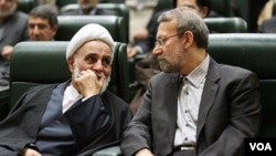 چند چهره اصولگرا از جمله علی لاریجانی و علی‌اکبر ناطق نوری به دنبال تهیه فهرستی از اصولگرایان معتدل هستند