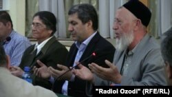 Тажик оппозициясынын талапкер көрсөткөн жыйыны. Дүйшөмбү, 10-сентябрь, 2013-жыл.