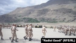 Учения таджикской армии в городе Хорог Горно-Бадахшанской автономной области, 3 мая 2013 года.
