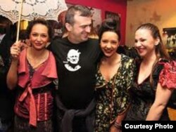 Sergej Trifunović u majici sa likom Jovana Divjaka