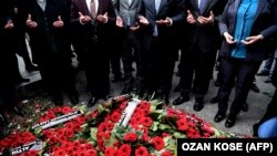 39 адамдын өмүрүн алган бул чагымчыл кол салууга “Ислам мамлекети” террордук тобу жоопкерчиликти алган эле.