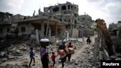 آقای لوتر از جمله مدارکی که به آن اشاره کرده بیانیه یا اعلانی از سوی ارتش اسرائیل است که حملات را «تنبیه دست‌جمعی مردم غزه» عنوان کرده است.