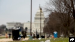 Brojne agencije i stotine hiljada radnika ne dolaze na posao zbog djelimične blokade federalne vlade. Washington, zgrada Kaptiola, 25. decembar 2018.