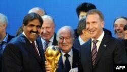 Катар менен Орусия чемпионат өткөрүү укугун алып жаткан учур. Декабрь, 2010-жыл.