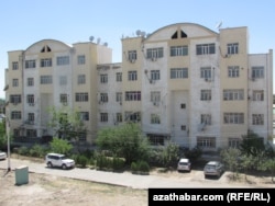 The back side of a building along Berdymukhammedov's route