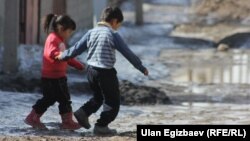 Жаңы конуштагы балдар