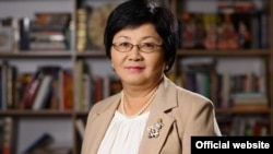 Роза Отунбаева.