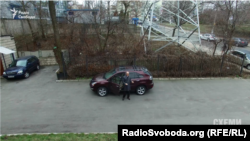 Голова вищої кваліфікаційної комісії суддів України Сергій Козьяков, побачивши камеру «Схем», навіть помахав у відповідь