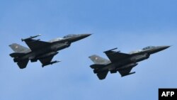 Літаки F-16 патрулюють повітряний простір, фото ілюстративне