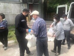 Раздача продуктовых пакетов / Мэрия г. Бишкек